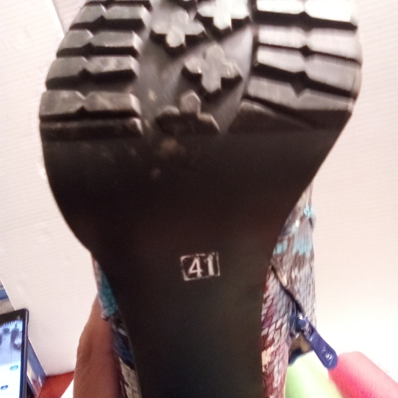 BOOTS UNBRANDED NEW WOMAN - Picture 6 of 7